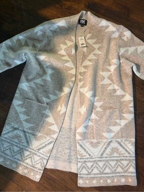 FRYE NWT Casual Aztec Western Sweater Cardigan Size Large Cozy Neutral OpenFront